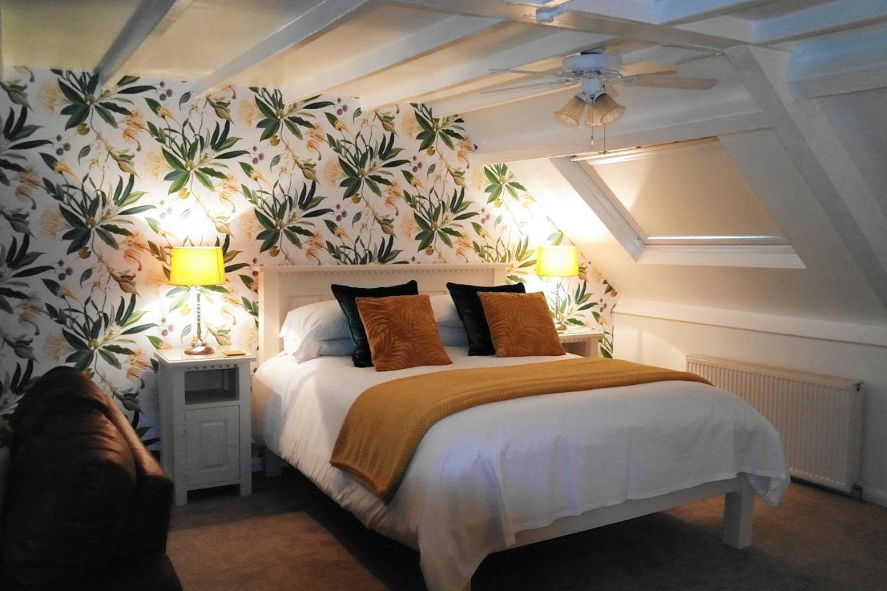 White Linen Whitby, Room Only Esterno foto