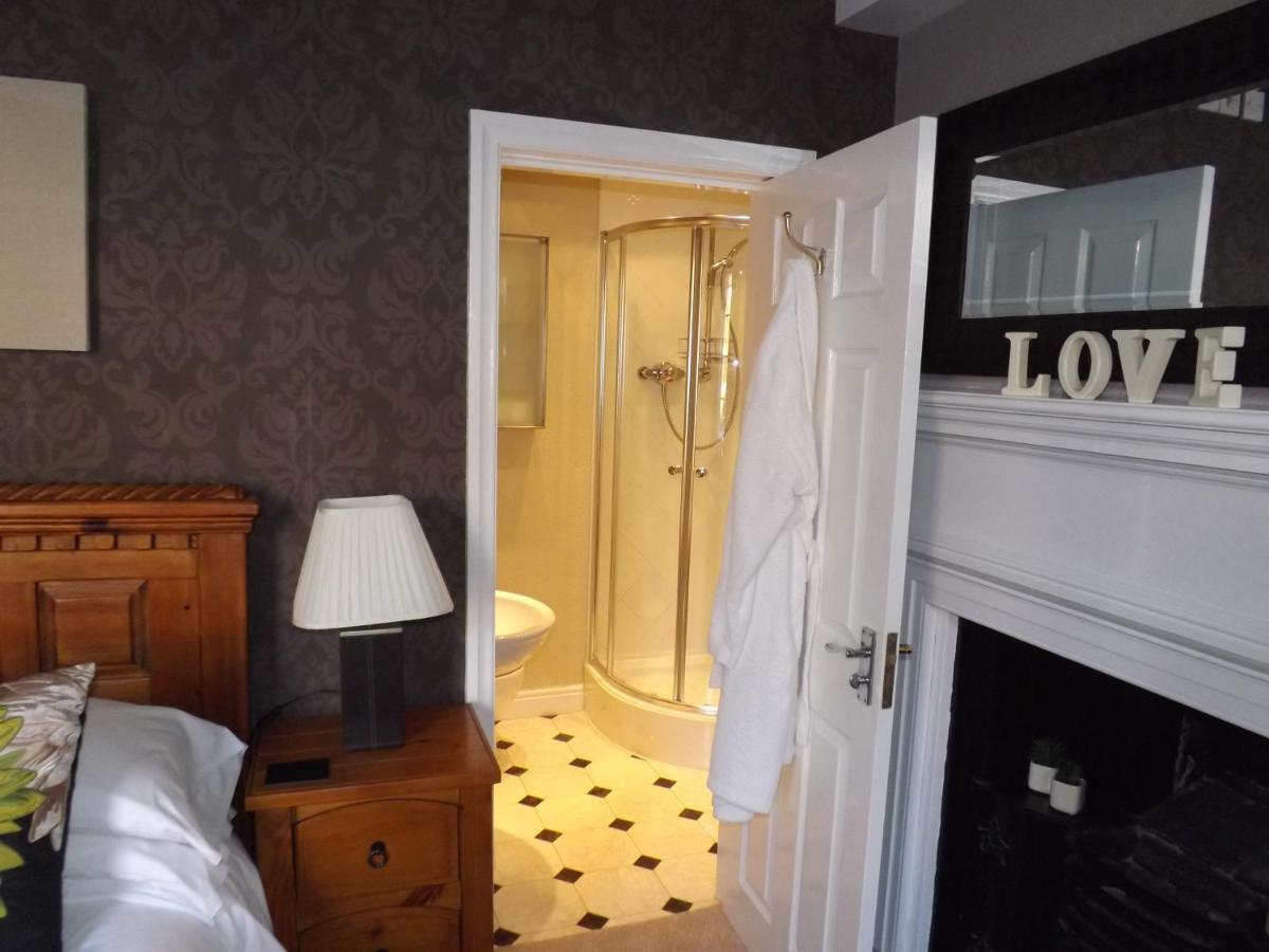 White Linen Whitby, Room Only Esterno foto