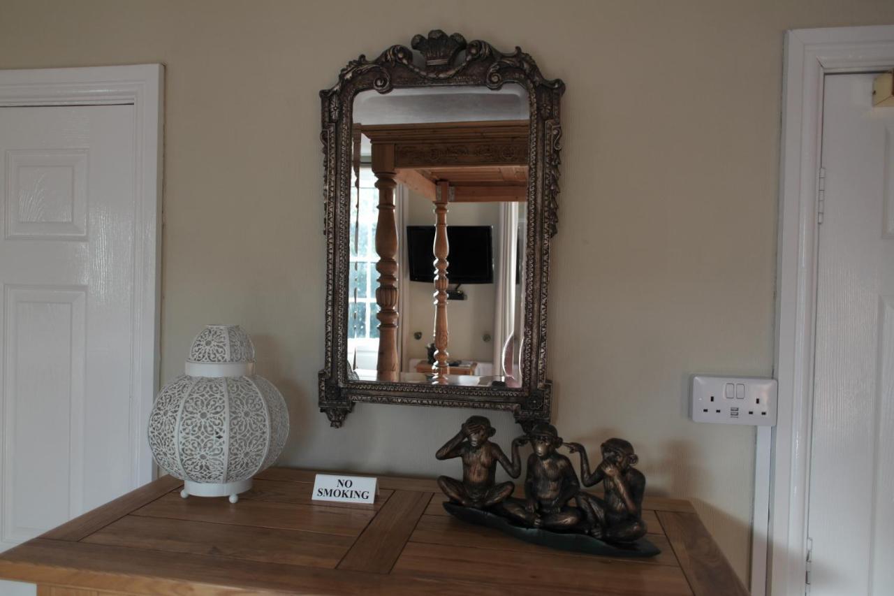 White Linen Whitby, Room Only Esterno foto