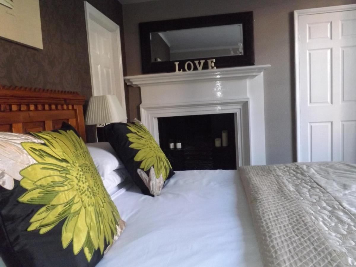 White Linen Whitby, Room Only Esterno foto